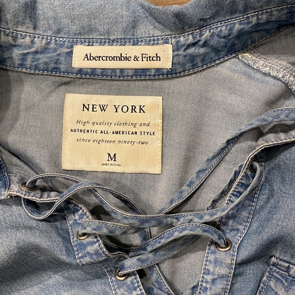 Abercrombie & Fitch lace-up denim shirt, size medium, very good condition. - Picture 3 of 4